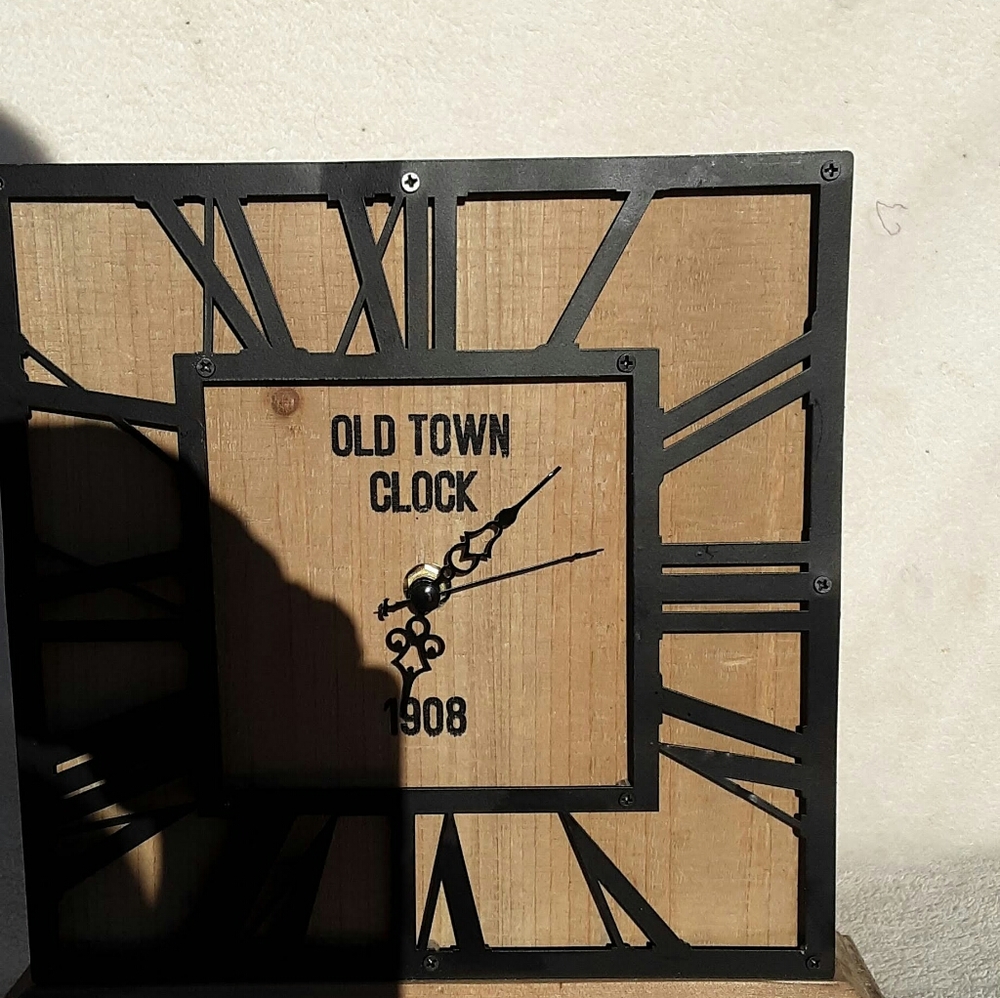 Clock - Picture 2 of 3